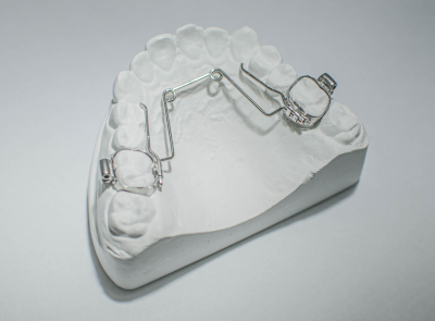 aparat ortodontyczy typu Bi-Helix