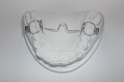 aparat ortodontyczy typu Płytka shwartza